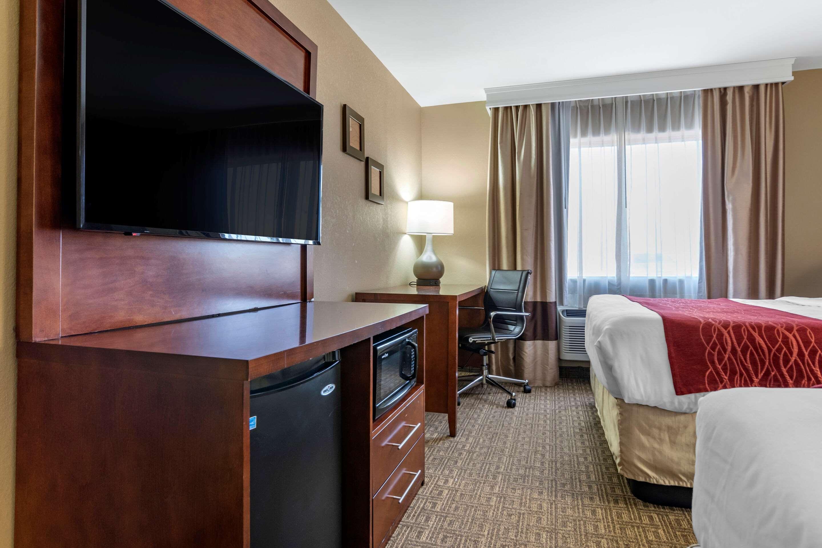 Comfort Inn & Suites Leeds I-20 Buitenkant foto